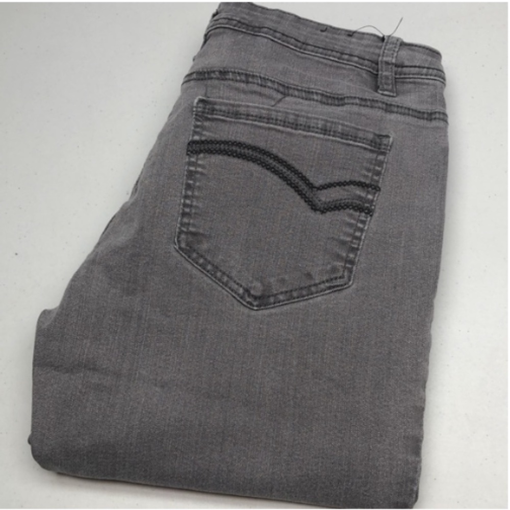 LIKE NEW GRAY SANTANA HIGH-RISE STRAIGHT FIT JEANS 8/29x30 ⭐️